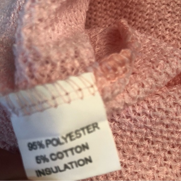 Pink v-neck lightweight sweater. Sz Medium. New with tags - Picture 4 of 7